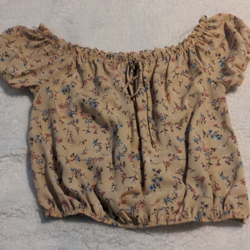 I ❤️ it chiffon crop top
